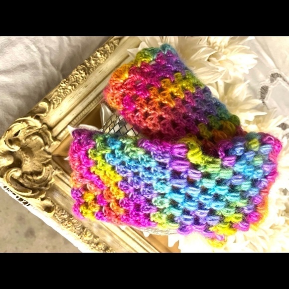 𝅺CROWN EAR WARMER AND FINGERLESS GLOVES SET - Picture 11 of 11